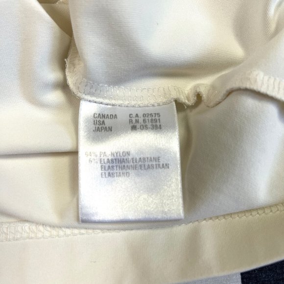 Auc Escada V neck white short sleeves top - Picture 5 of 7